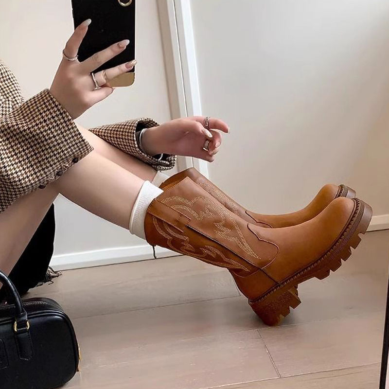 Embroidery On Leather - Retro-Leder-Reißverschluss-Damen-Halbhohe Stiefel, neu in heiß im