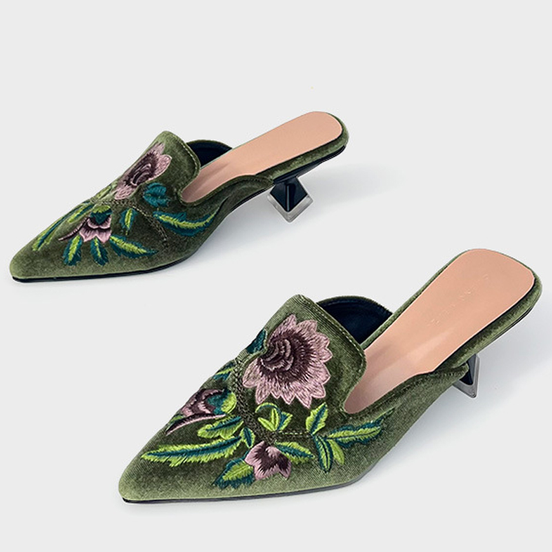 Embroidery Designer - Bestickte Velours-Damenschuhe, Damen-Pantoffeln, Design-Mules, Spitze Keilabsatz-Sandalen,