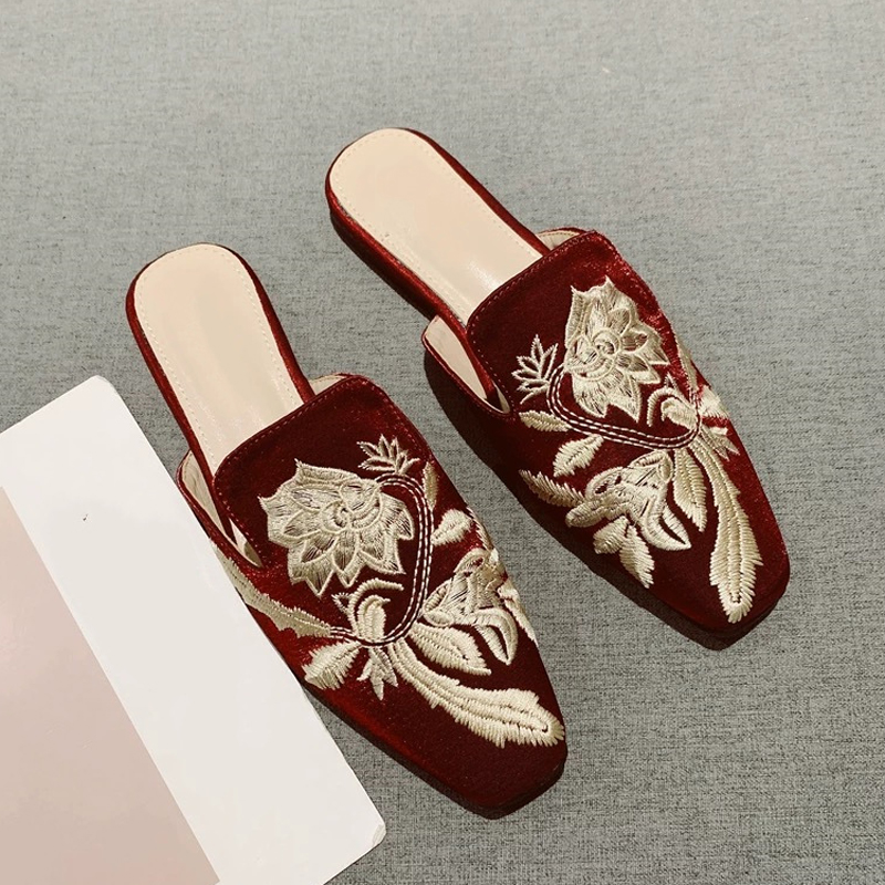 Embroidery Designer - 2026 Neue Damen Retro-Stickerei-Mueller-Slipper für Frauen
