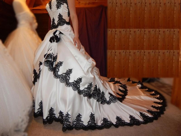 Embroidery Gothic - Vintage-Hochzeitskleid im Gothic-Stil, schwarz-weiße Brautkleider mit