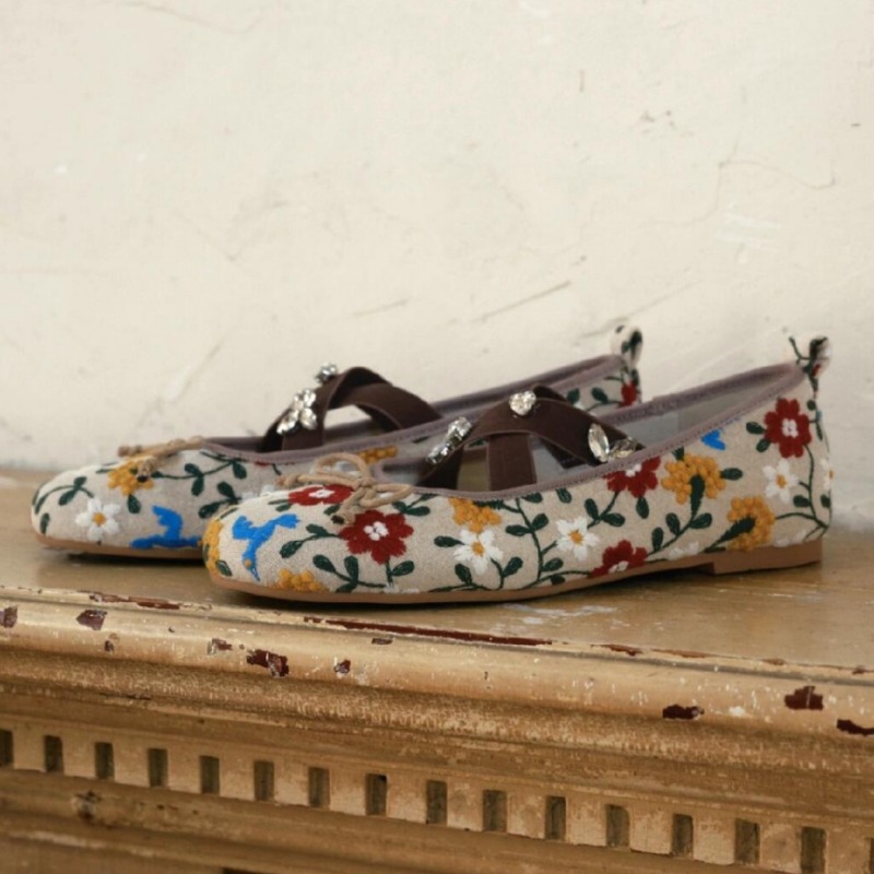 Stickerei Blume Ballerinas Fra – Embroidery Designer Bewertung und Preis