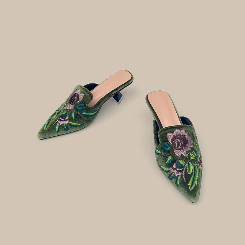 Bestickte Velours-Damenschuhe, – Embroidery Designer Bewertung und Preis