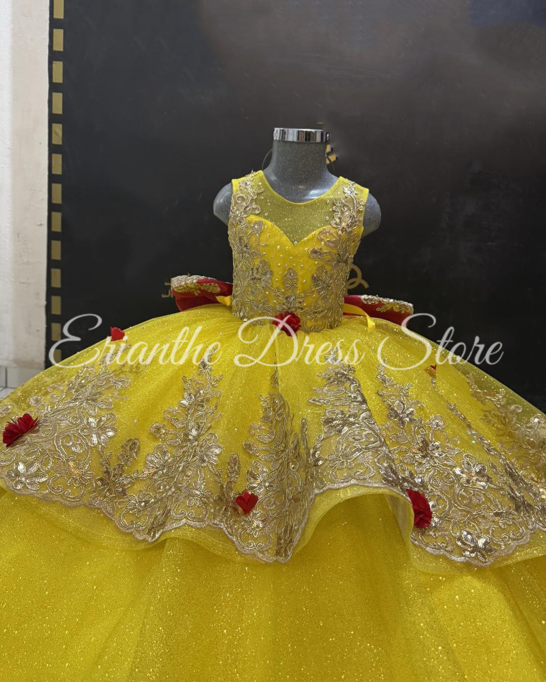 Gelbes Blumenmädchenkleid für  – Embroidery Yellow Dress Bewertung und Preis
