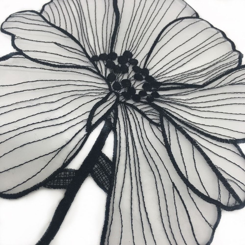 Kleidungs-Stickerei-Applikatio – Embroidery On Black Shirt Bewertung und Preis